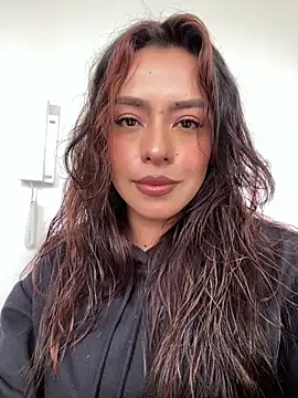 foxxy lover online show from April 6, 6:20 pm