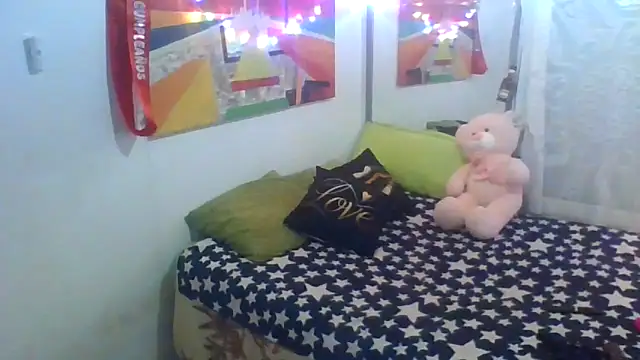 yoahotpetrafiery online show from April 11, 12:15 am