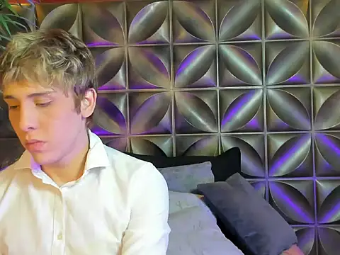 DannyParker  online show from February 25, 5:06 am