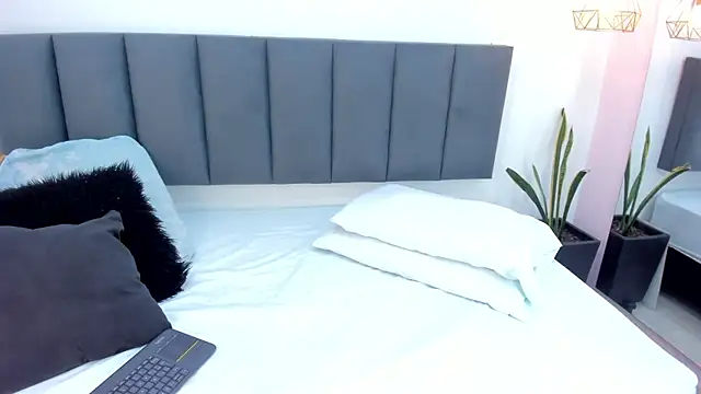 sam doll  online show from May 24, 12:21 pm