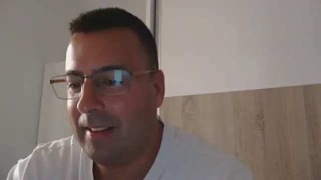Snapshot of VanillaTime78-Jorge chatting on May 30, 8:00 am VanillaTime78-Jorge online show from May 30, 8:00 am