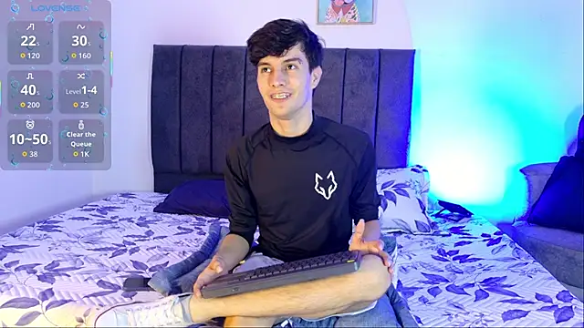 axxxel twink online show from June 4, 3:34 am