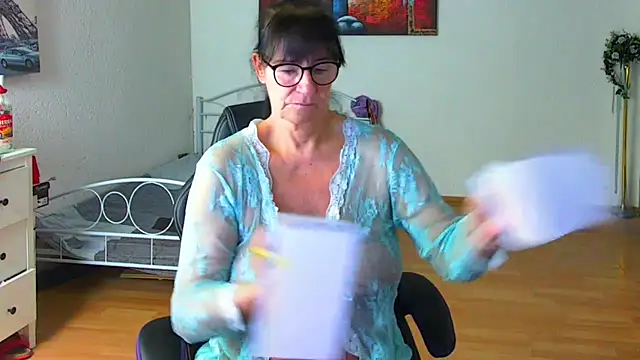 Sylly online show from December 18, 7:25 am