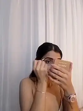 Snapshot of EvaMiranda chatting on February 6, 2:27 am EvaMiranda online show from February 6, 2:27 am