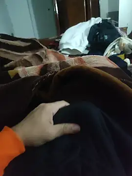 Snapshot of amirMohamed58 chatting on February 7, 2:04 am amirMohamed58 online show from February 7, 2:04 am