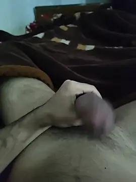 Snapshot of amirMohamed58 chatting on February 12, 11:22 pm amirMohamed58 online show from February 12, 11:22 pm