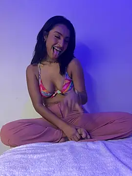 Snapshot of Jade_66 chatting on February 3, 6:22 am Jade 66 online show from February 3, 6:22 am