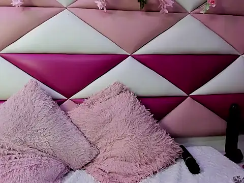 Snapshot of Luna_Staar69 chatting on February 13, 3:13 am Luna Staar69 online show from February 13, 3:13 am