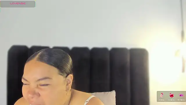 Amaranoir- online show from March 12, 3:45 am