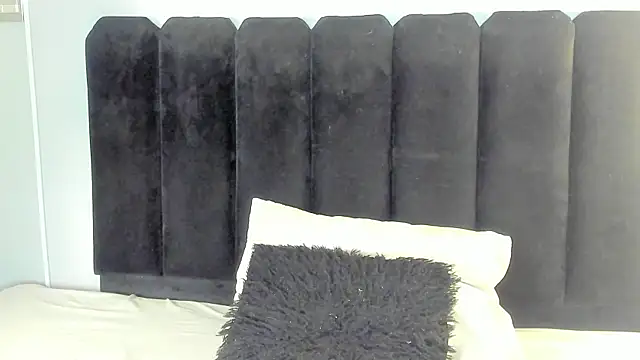 Amaranoir- online show from April 14, 3:45 am