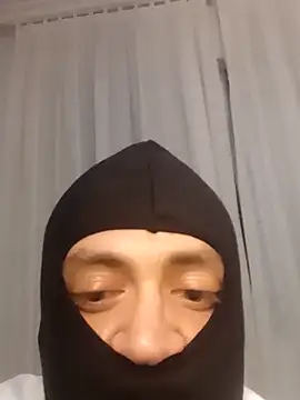 Snapshot of moannapozzy chatting on February 7, 8:40 am moannapozzy online show from February 7, 8:40 am