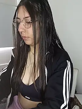 Snapshot of Nikolth_4 chatting on February 5, 4:33 pm Nikolth 4 online show from February 5, 4:33 pm