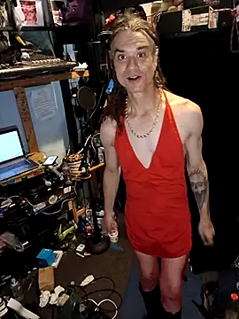 Snapshot of AllucyLu chatting on February 14, 12:51 am AllucyLu online show from February 14, 12:51 am