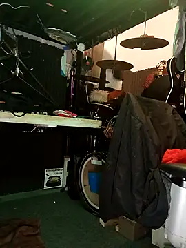 Snapshot of AllucyLu chatting on February 22, 11:09 am AllucyLu online show from February 22, 11:09 am