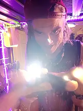 Snapshot of AllucyLu chatting on March 2, 3:41 am AllucyLu online show from March 2, 3:41 am