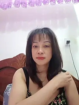 Baby-sweettits69 online show from July 5, 8:05 pm