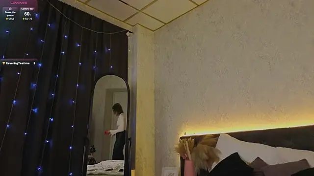 Scarle Whisper online show from April 8, 1:05 am