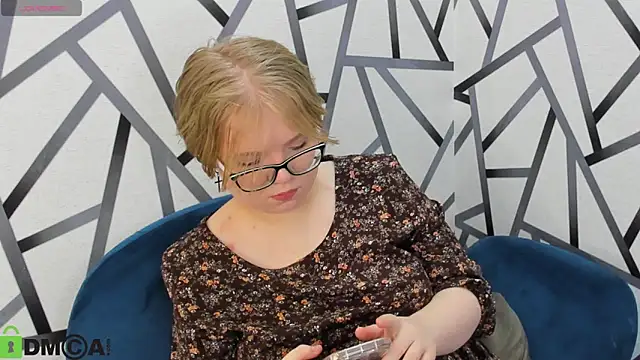 Snapshot of Lauraaa_Smith chatting on February 13, 1:45 am Lauraaa Smith online show from February 13, 1:45 am