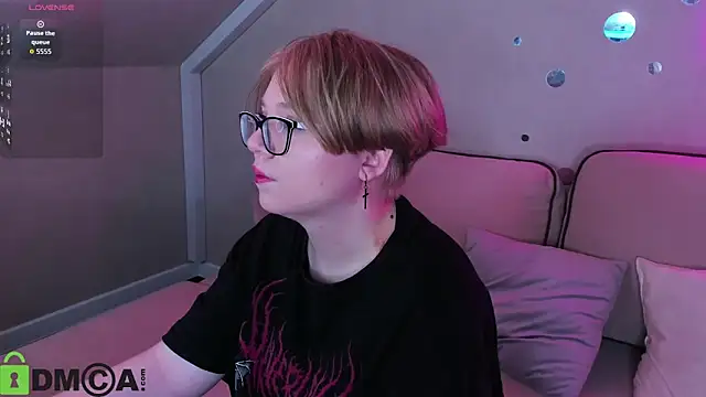 Snapshot of Lauraaa_Smith chatting on February 26, 7:40 am Lauraaa Smith online show from February 26, 7:40 am