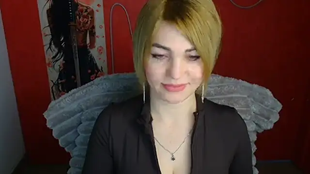Snapshot of CuttieEmma chatting on March 10, 6:40 am CuttieEmma online show from March 10, 6:40 am