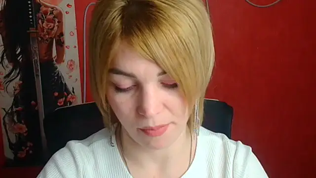 Snapshot of CuttieEmma chatting on March 13, 6:31 am CuttieEmma online show from March 13, 6:31 am