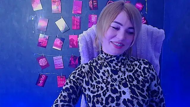 Snapshot of CuttieEmma chatting on March 16, 12:31 pm CuttieEmma online show from March 16, 12:31 pm