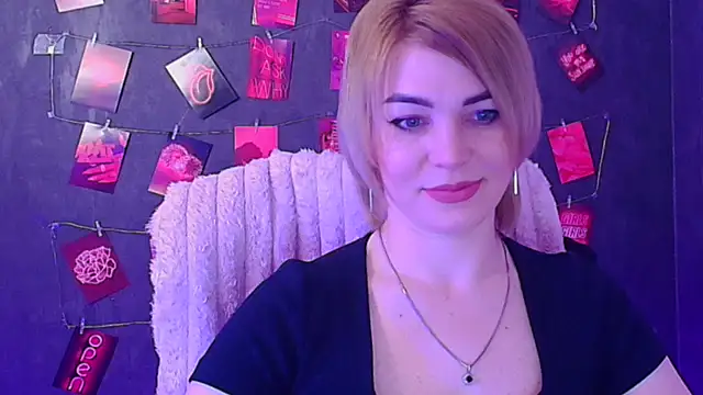 Snapshot of CuttieEmma chatting on March 18, 12:52 pm CuttieEmma online show from March 18, 12:52 pm