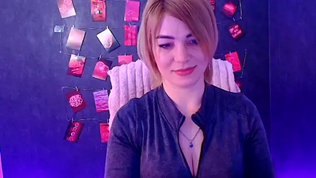Snapshot of CuttieEmma chatting on March 19, 6:39 am CuttieEmma online show from March 19, 6:39 am