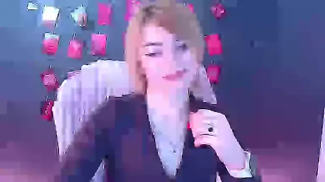Snapshot of CuttieEmma chatting on March 24, 6:51 am CuttieEmma online show from March 24, 6:51 am