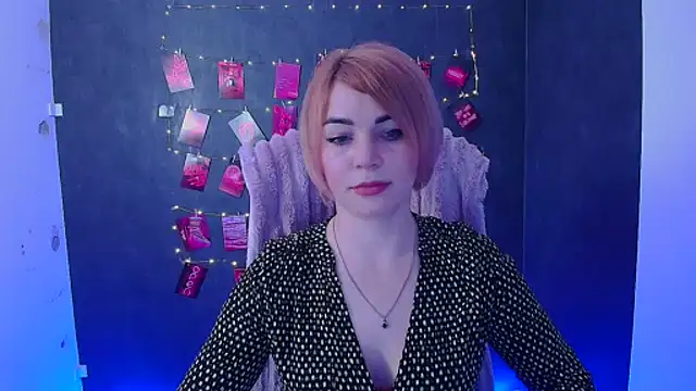 Snapshot of CuttieEmma chatting on April 2, 11:41 am CuttieEmma online show from April 2, 11:41 am