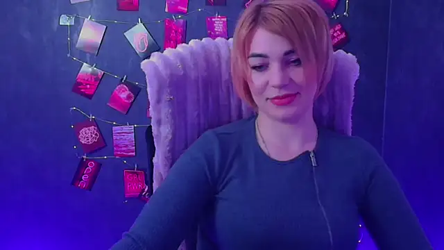 Snapshot of CuttieEmma chatting on April 19, 11:53 am CuttieEmma online show from April 19, 11:53 am