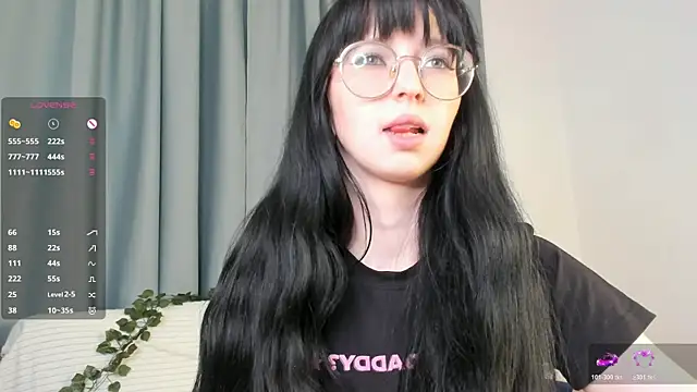 CosmicGleam online show from June 4, 9:32 pm