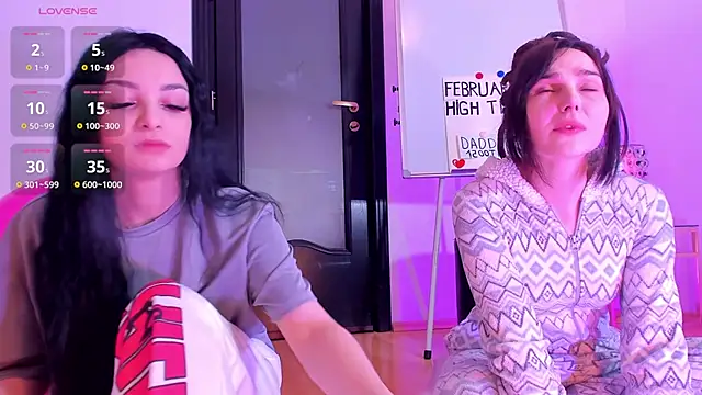 Snapshot of Peanaughty chatting on February 21, 8:48 am Peanaughty online show from February 21, 8:48 am