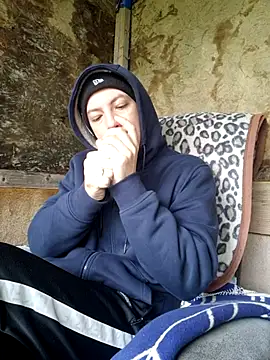 Snapshot of MrDickLongturn chatting on February 21, 8:15 am MrDickLongturn online show from February 21, 8:15 am