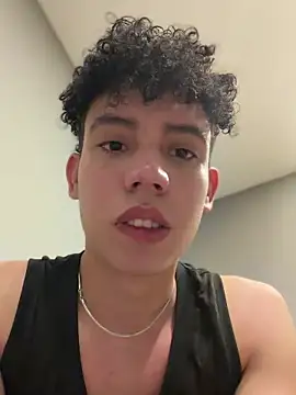 Snapshot of yoursexyjose chatting on June 12, 8:52 pm yoursexyjose online show from June 12, 8:52 pm