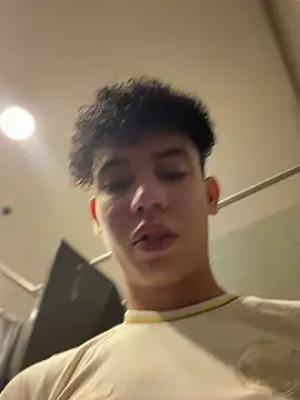 Snapshot of yoursexyjose chatting on July 3, 6:25 pm yoursexyjose online show from July 3, 6:25 pm