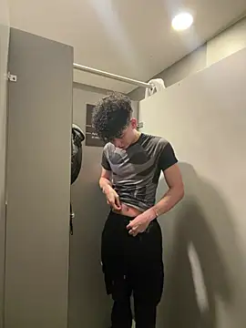 Snapshot of yoursexyjose chatting on July 5, 3:52 pm yoursexyjose online show from July 5, 3:52 pm