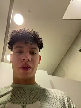 Snapshot of yoursexyjose chatting on July 6, 5:59 pm yoursexyjose online show from July 6, 5:59 pm