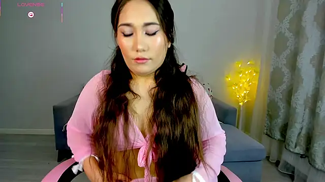 Snapshot of mayameilin chatting on February 21, 1:34 pm mayameilin online show from February 21, 1:34 pm