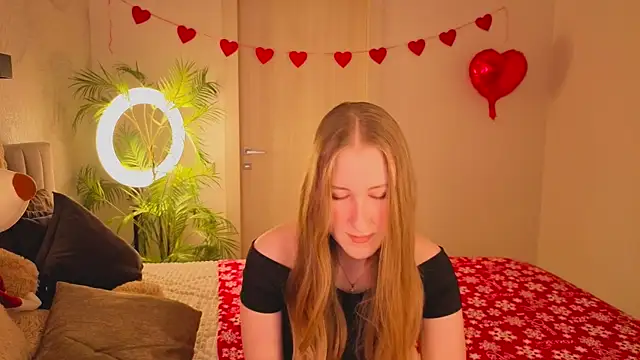 Snapshot of CassieReborn chatting on February 25, 3:43 pm CassieReborn online show from February 25, 3:43 pm