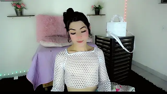 NathalialLooes online show from February 12, 10:27 pm