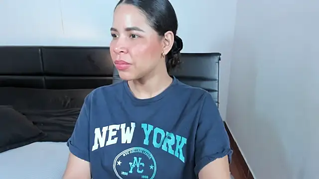 Snapshot of AshlyViper chatting on February 6, 10:57 pm AshlyViper online show from February 6, 10:57 pm