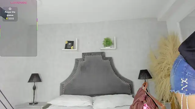 Snapshot of KarelyMitchel chatting on February 28, 1:23 pm KarelyMitchel online show from February 28, 1:23 pm