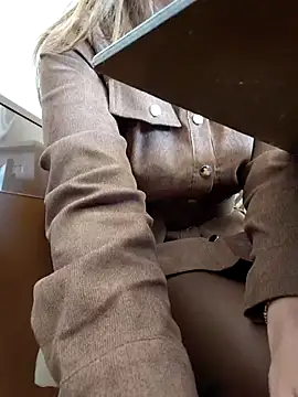 Snapshot of Alexdevil92 chatting on March 28, 10:26 am Alexdevil92 online show from March 28, 10:26 am