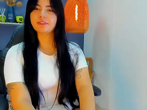 Snapshot of eliza_pink24 chatting on February 3, 2:53 am eliza pink24 online show from February 3, 2:53 am