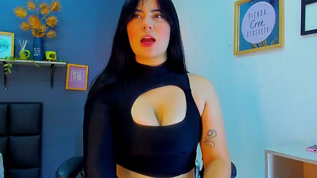 Snapshot of eliza_pink24 chatting on February 11, 9:53 pm eliza pink24 online show from February 11, 9:53 pm