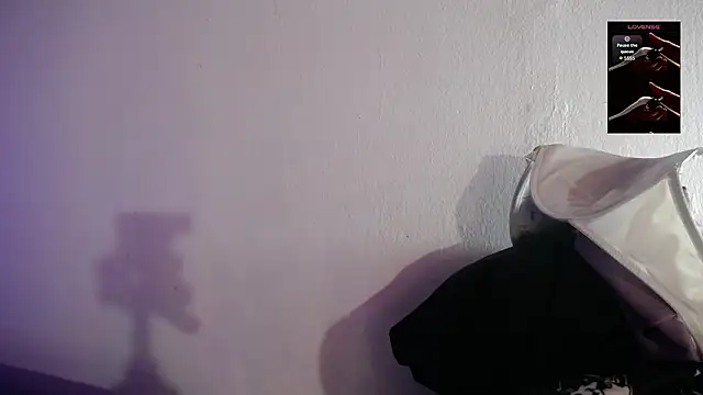 Snapshot of sienna_rose_pym chatting on March 25, 12:22 pm sienna rose pym online show from March 25, 12:22 pm