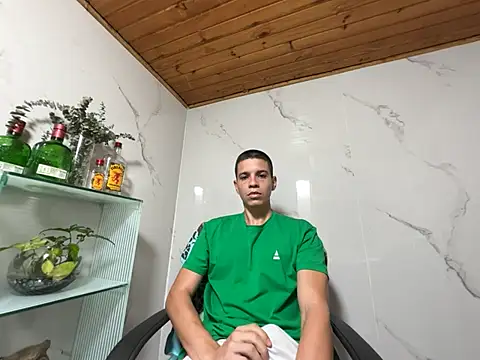 Snapshot of TommyMille chatting on February 4, 8:42 am TommyMille online show from February 4, 8:42 am