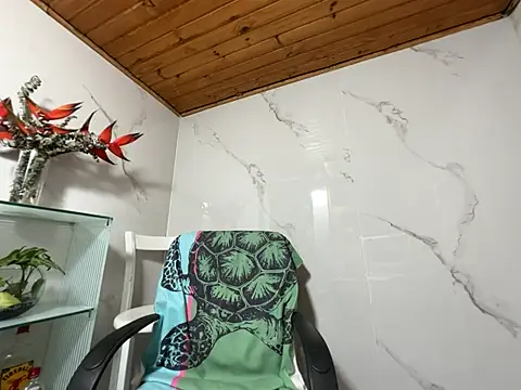 Snapshot of TommyMille chatting on February 12, 5:46 am TommyMille online show from February 12, 5:46 am