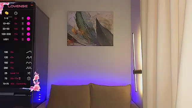 Snapshot of meowbaaby chatting on February 2, 2:32 am meowbaaby online show from February 2, 2:32 am